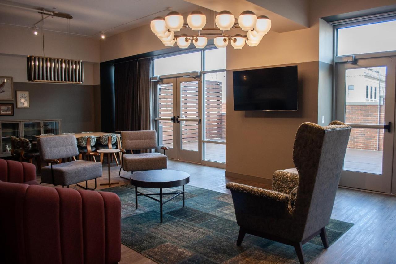 Cyrus Hotel, Topeka, A Tribute Portfolio Hotel エクステリア 写真