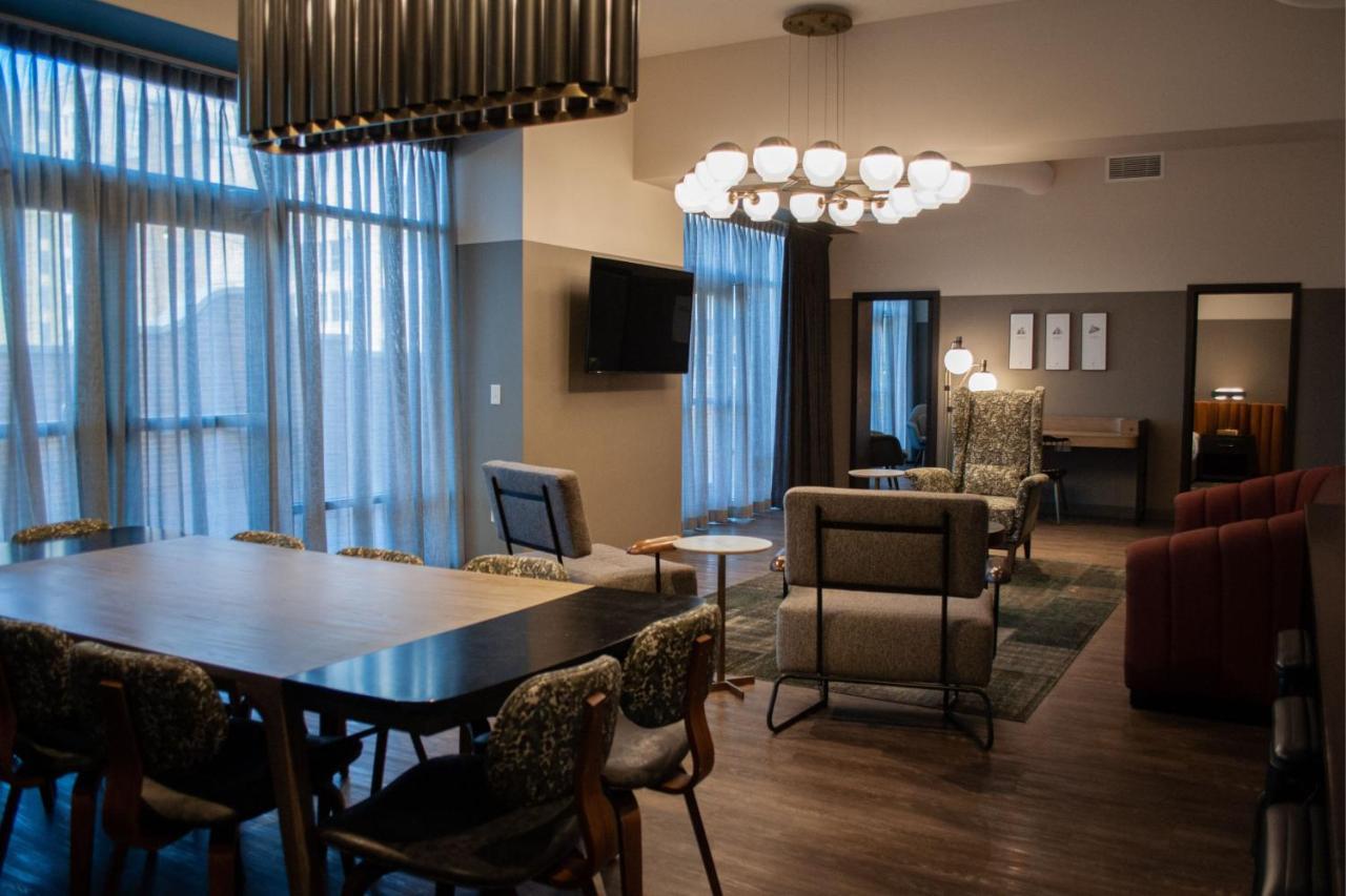 Cyrus Hotel, Topeka, A Tribute Portfolio Hotel エクステリア 写真