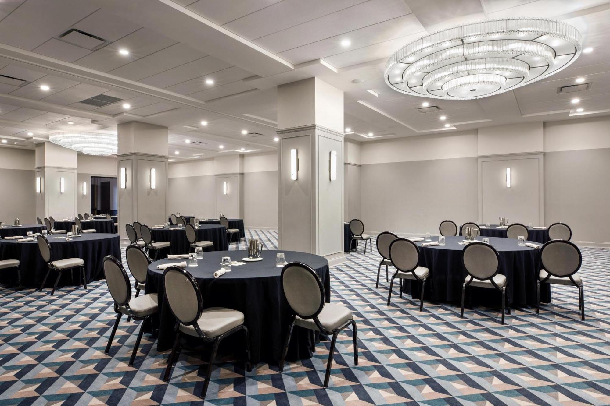 Cyrus Hotel, Topeka, A Tribute Portfolio Hotel エクステリア 写真