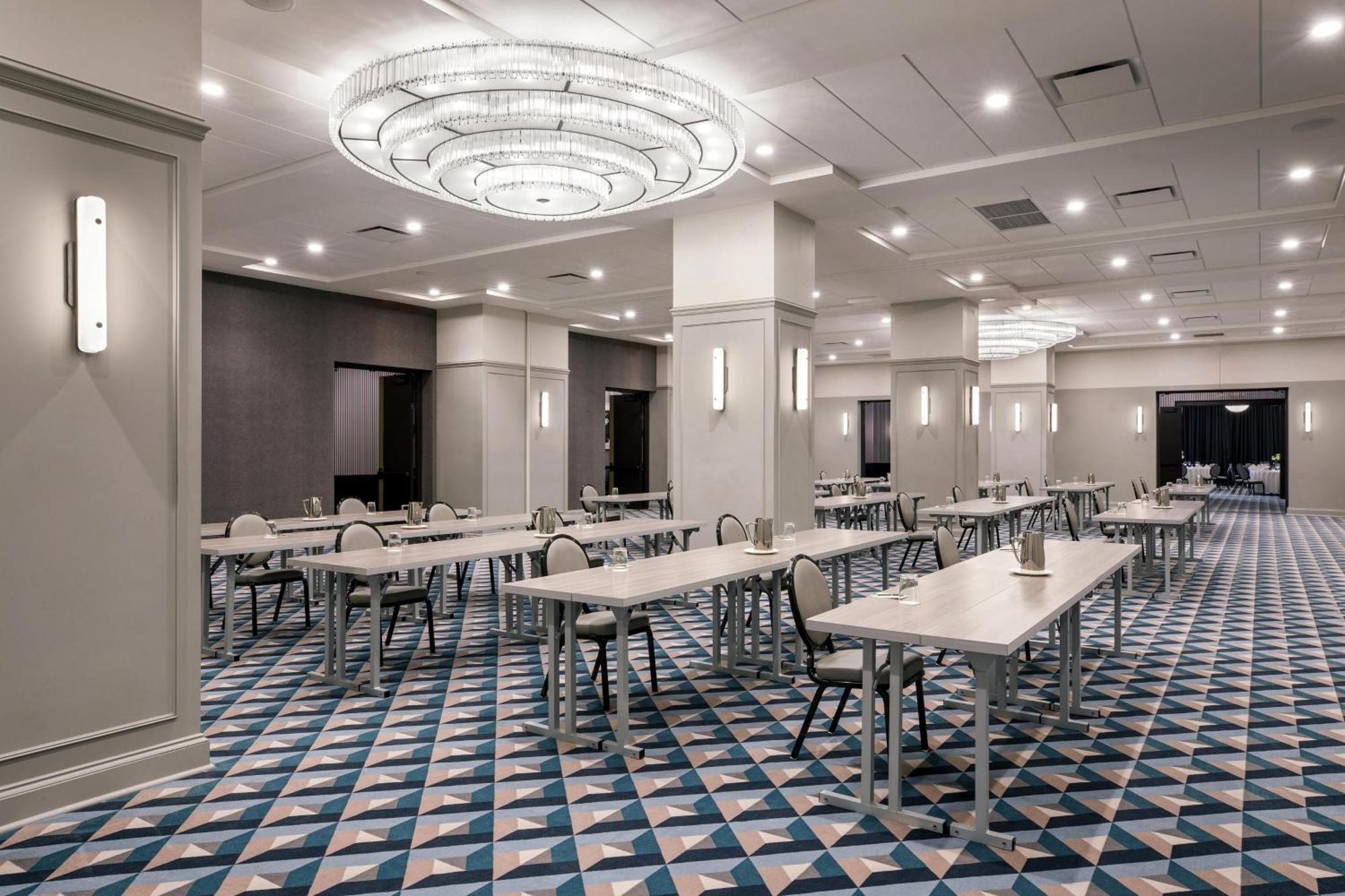 Cyrus Hotel, Topeka, A Tribute Portfolio Hotel エクステリア 写真